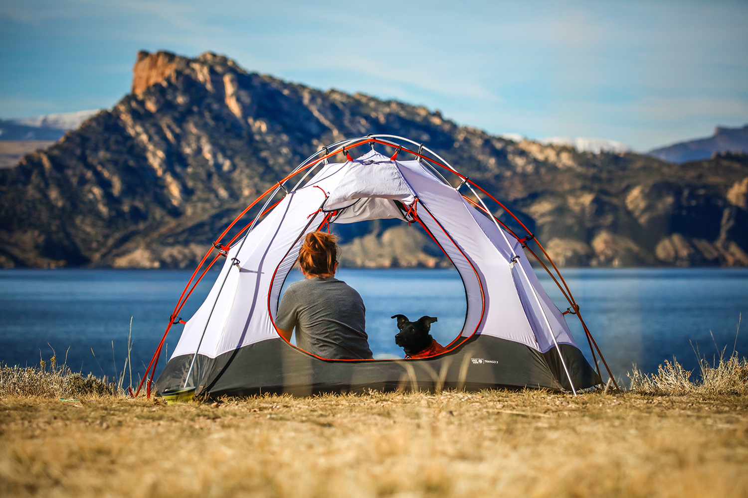 Choisir équipement camping et randonnée pour un long voyage