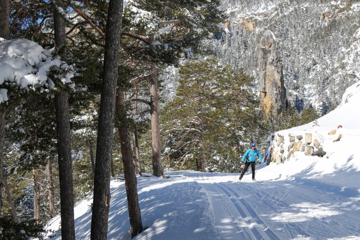 Balade artistique monolithe Aussois forêt 