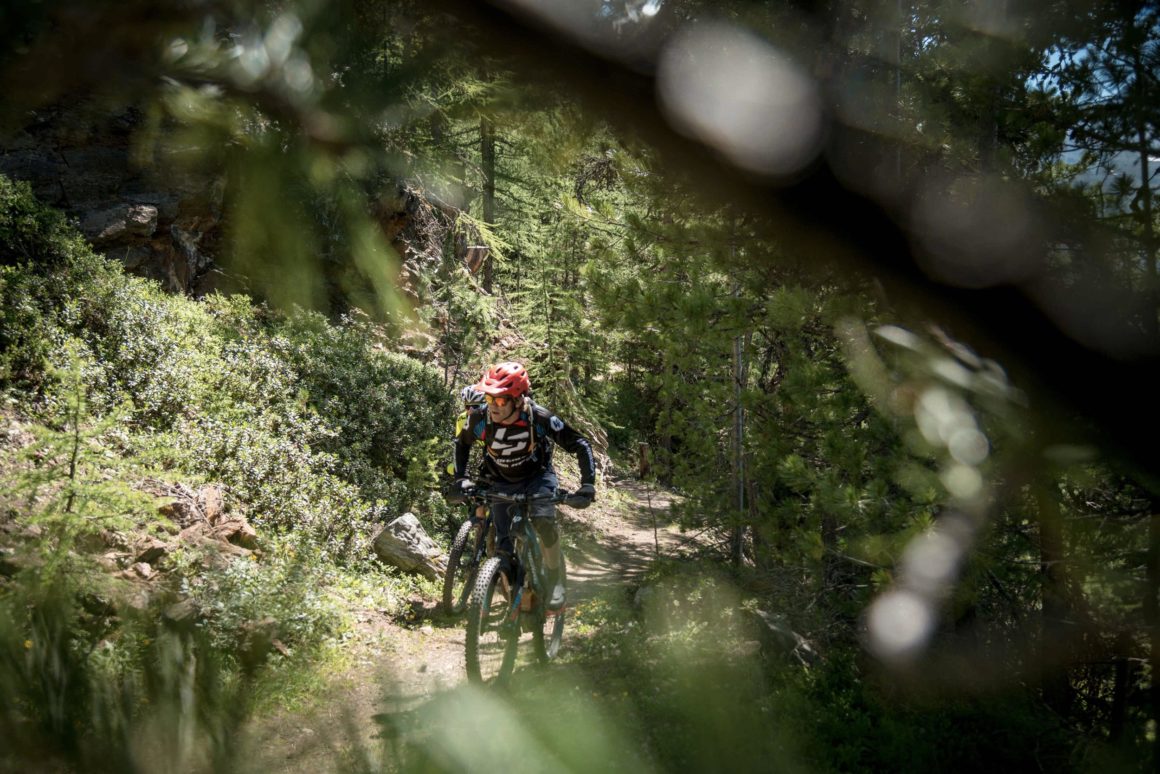 Petit sentier VTT dans le Valais